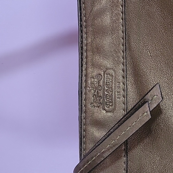 Coach Y2K Copper Leather Zoe shoulder π§‘π€π bagDimensions 9 in X 6.5 in X 3in - Picture 6 of 17